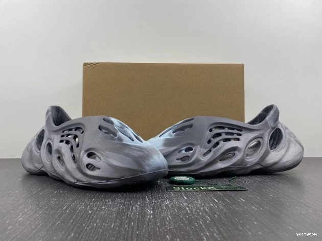 MX Granite Foam RNR Yeezy Adidas IE4931 0711